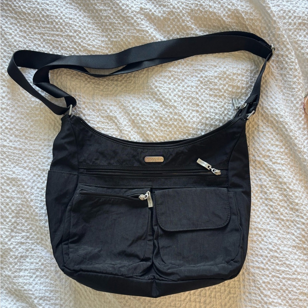 Baggallini travel purse
